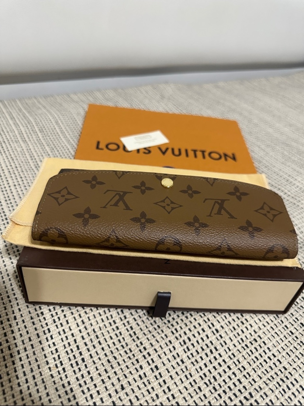 Louis Vuitton Reverse Sarah Wallet - Picture 7 of 12